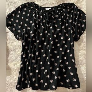 Gap Size S Floral T shirt blouse. Very comfortable.
